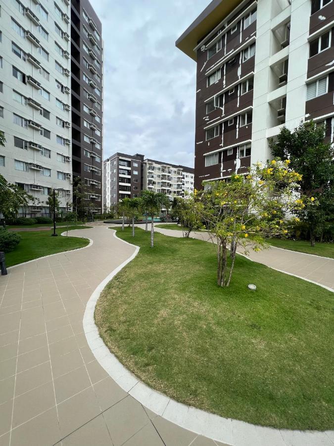 Cozy 2 Bedroom Condo With Balcony For Rent Илоило Экстерьер фото