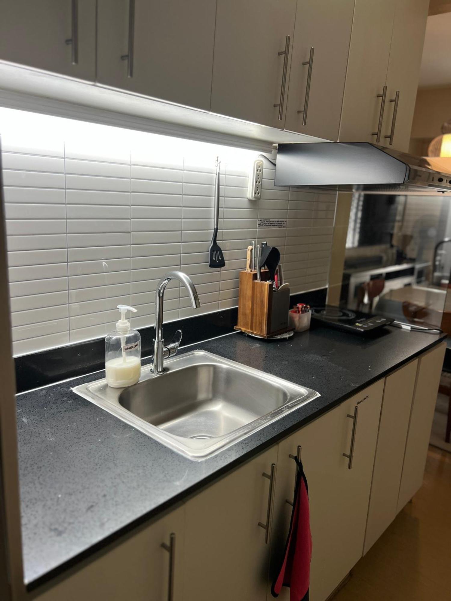 Cozy 2 Bedroom Condo With Balcony For Rent Илоило Экстерьер фото